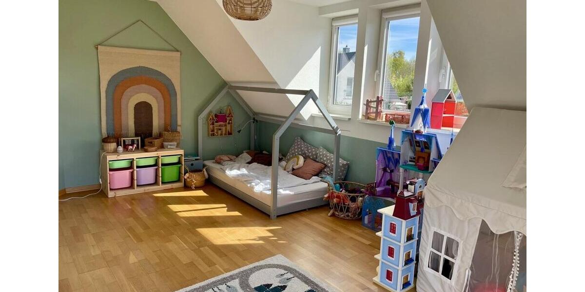 Einfamilienhaus Molfsee - 8 Zimmer, 250 m&sup2;, 3.300&euro; | Angebot:26490111