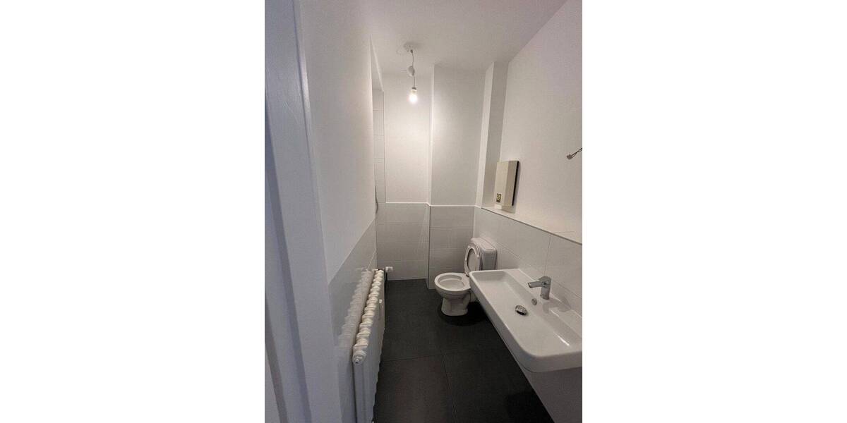 Etagenwohnung Düsseldorf Bilk - 3 Zimmer, 79 m&sup2;, 1.430&euro; | Angebot:26886365