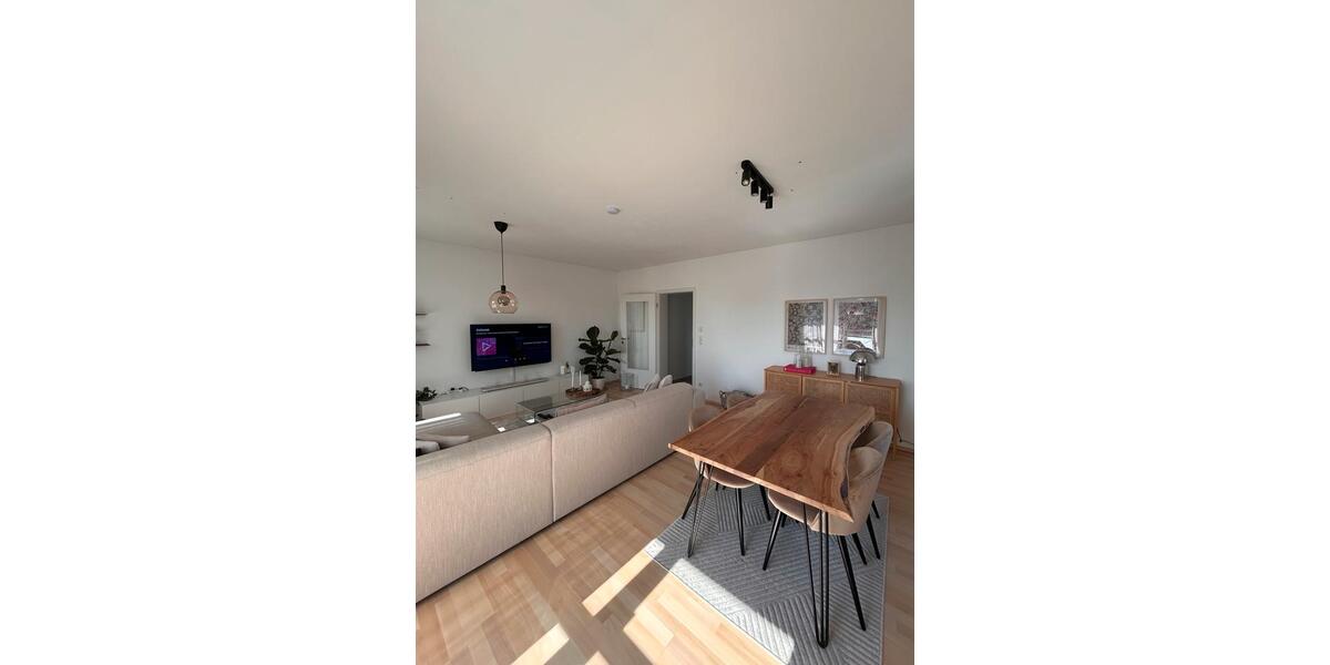 Dachgeschoßwohnung Rühen - 3 Zimmer, 70 m&sup2;, 645&euro; | Angebot:26020770