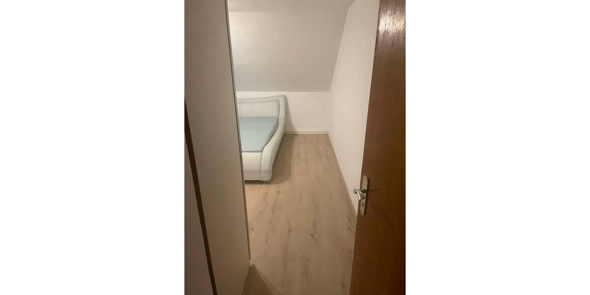 Wohnen auf Zeit Regensburg Galgenberg - 4 Zimmer, 120 m&sup2;, 500&euro; | Angebot:26246248