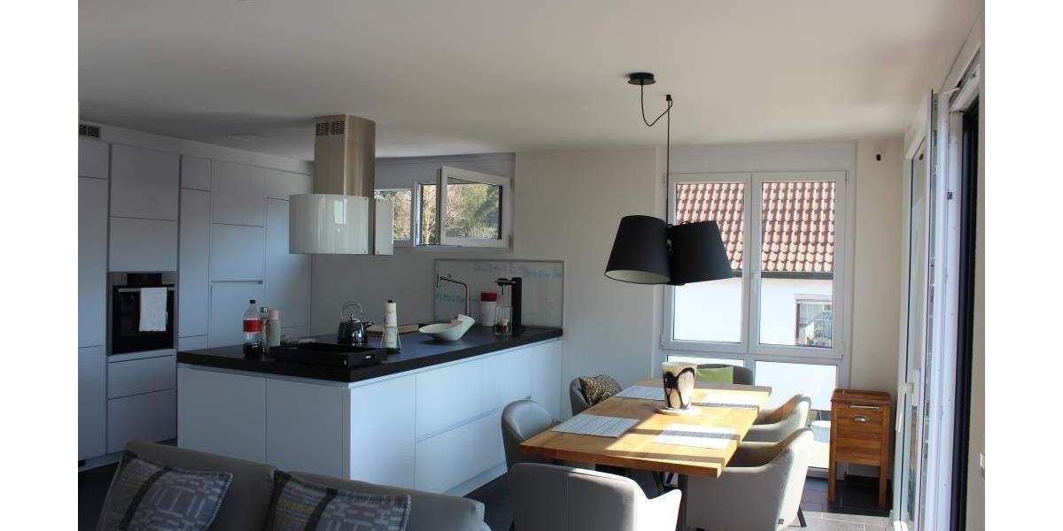 Etagenwohnung Böblingen - 3 Zimmer, 109 m&sup2;, 1.800&euro; | Angebot:24497716