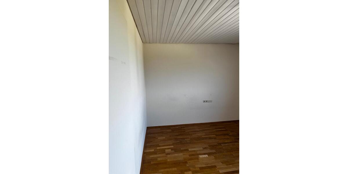 Etagenwohnung Berg - 1 Zimmer, 14 m&sup2;, 395&euro; | Angebot:25964395