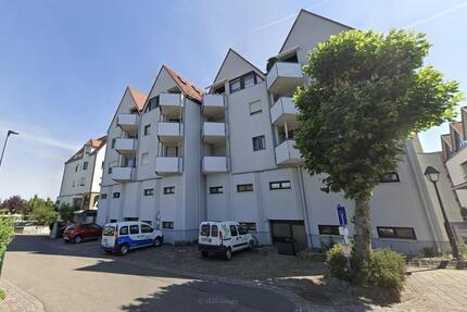 Frisch renovierte 2-Zimmer-Wohnung mit Balkon direkt am Marktplatz in Neckarwestheim 2 zimmer