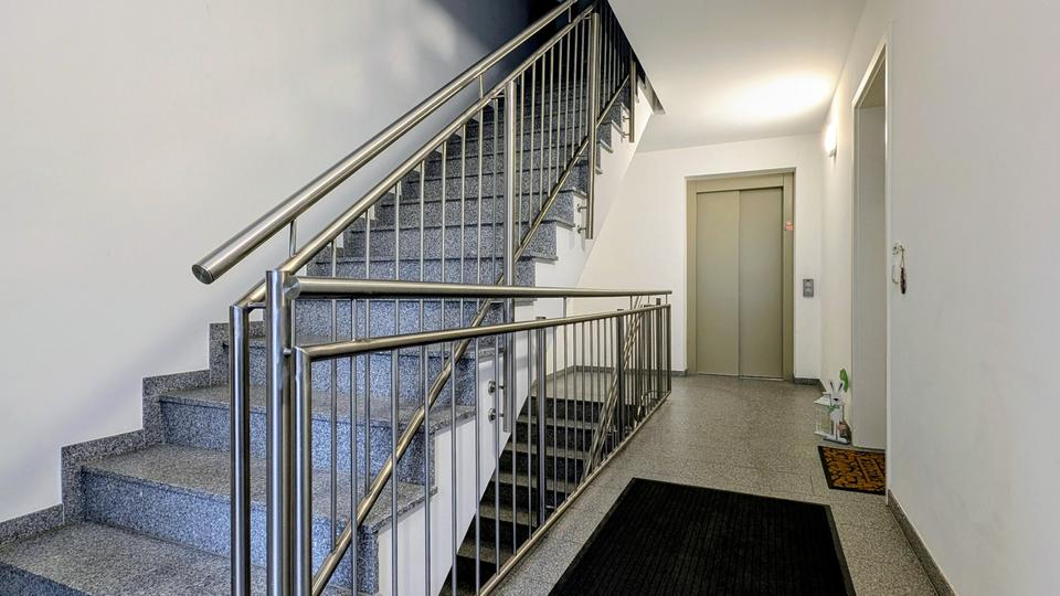 Etagenwohnung Duisburg Duisburg-Mitte - 2 Zimmer, 83 m&sup2;, 1.000&euro; | Angebot:25648648