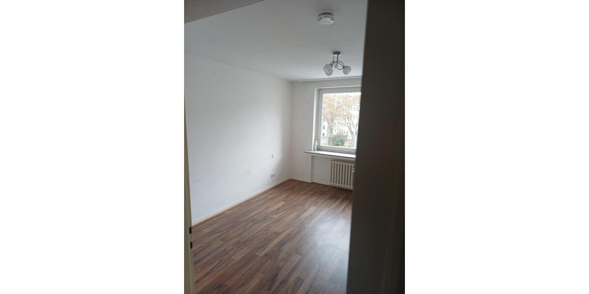 Etagenwohnung Kassel - 3 Zimmer, 81 m&sup2;, 800&euro; | Angebot:26265665