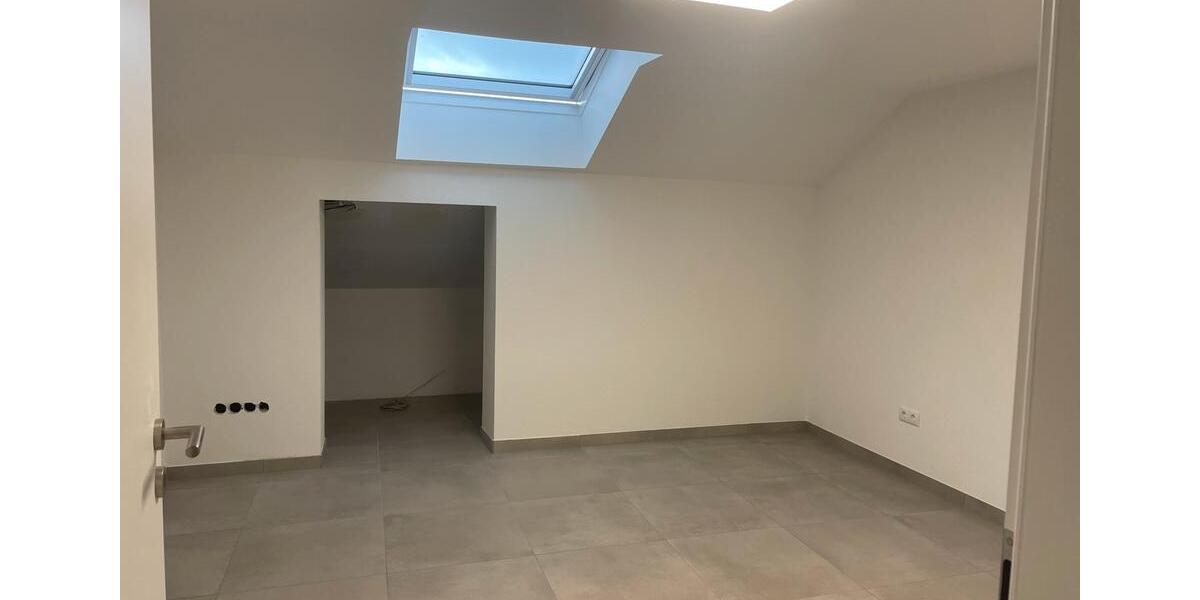 Neu sanierte 4,5 ZKB Wohnung in Kaiserslautern-Erfenbach 4 zimmer