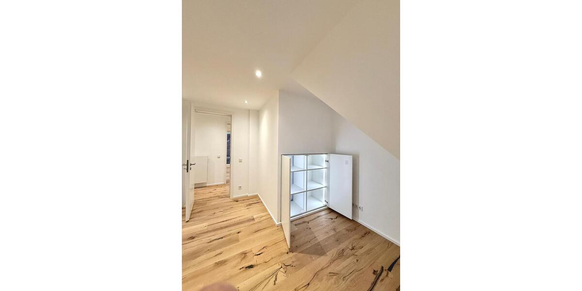 Maisonettenwohnung Frankfurt am Main Süd - 5 Zimmer, 140 m&sup2;, 3.200&euro; | Angebot:25307985
