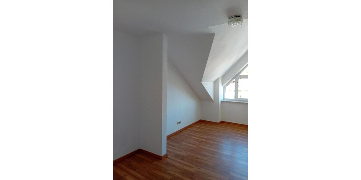 Dachgeschoßwohnung Waldems - 3 Zimmer, 110 m&sup2;, 800&euro; | Angebot:25977156