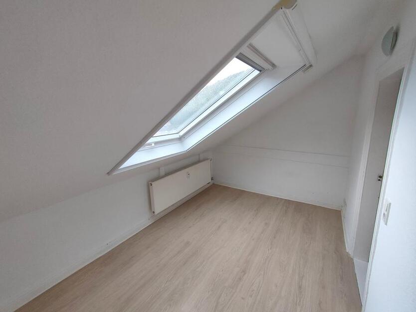 3 Zimmer und Wintergarten + Balkon in zentraler 5-er WG für ein Pärchen oder 2 Einzelpersonen