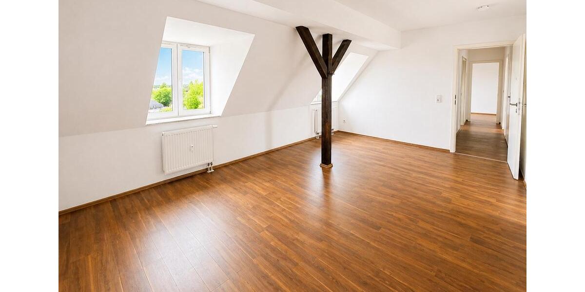 Dachgeschoßwohnung Merseburg - 4 Zimmer, 90 m&sup2;, 590&euro; | Angebot:26535293