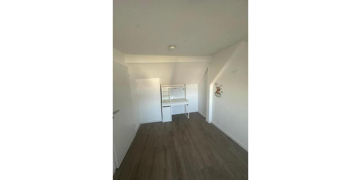 Dachgeschoßwohnung Mühlheim am Main - 3 Zimmer, 65 m&sup2;, 1.200&euro; | Angebot:25365812