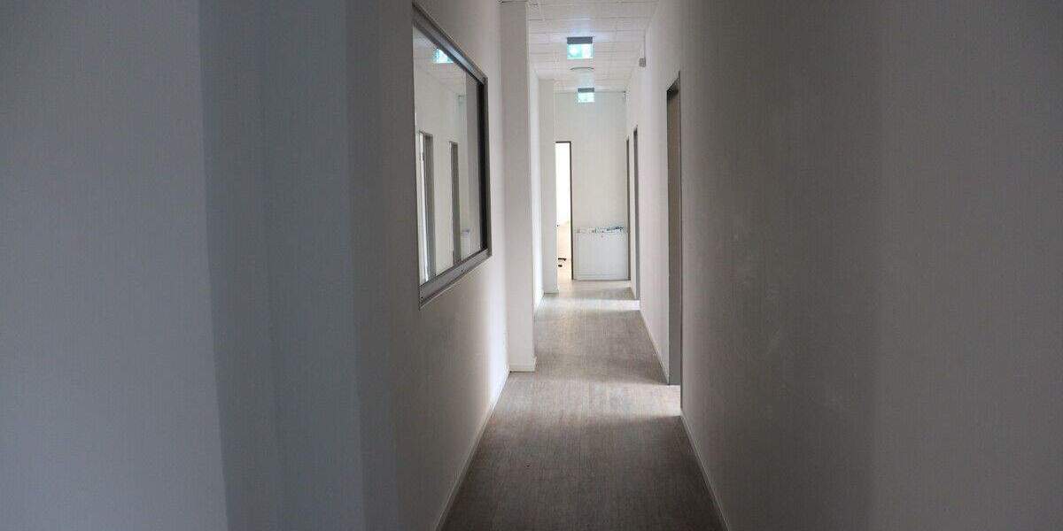 Gewerbeobjekt Kiel Wellsee - 9 Zimmer, 274 m&sup2;, 3.250&euro; | Angebot:23935779