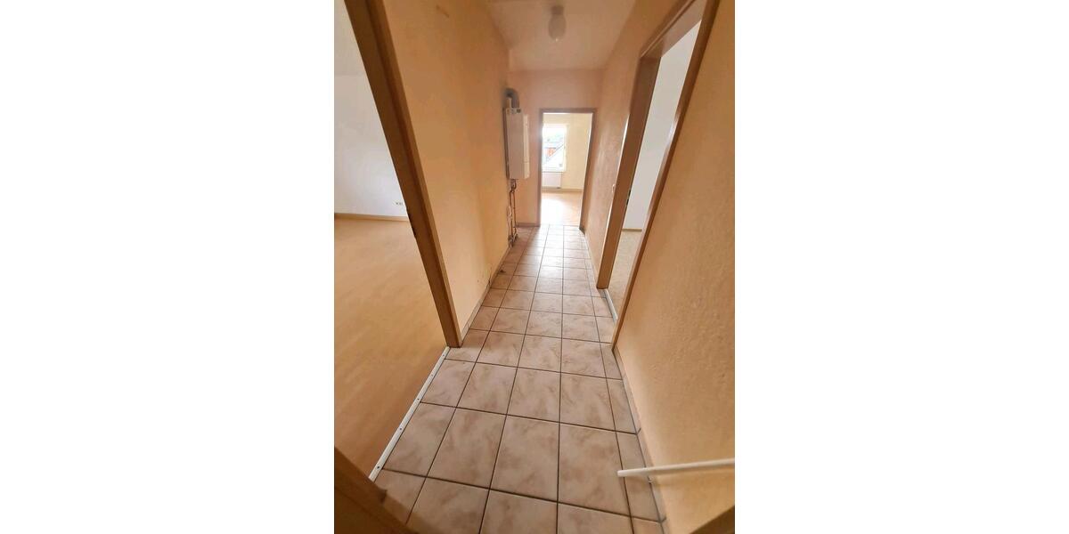 Dachgeschoßwohnung Niederfischbach - 3 Zimmer, 84 m&sup2;, 800&euro; | Angebot:24153226
