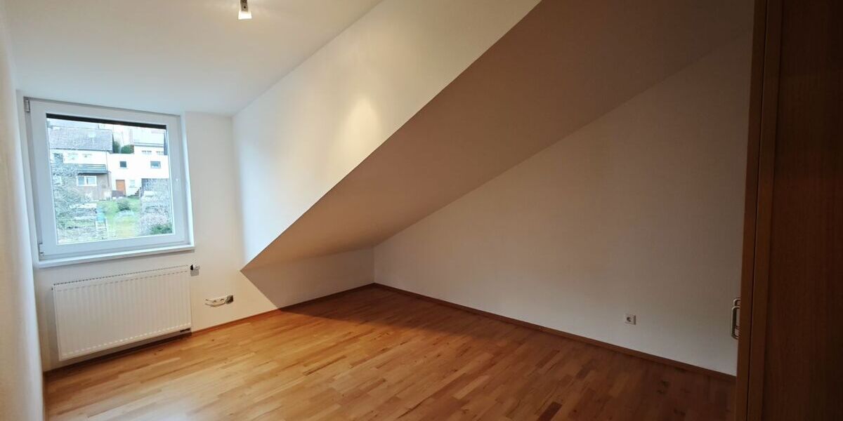 Helle 3-Zimmer-Wohnung in Freudenstein - Dachgeschoßwohnung Knittlingen | Angebot:25098812