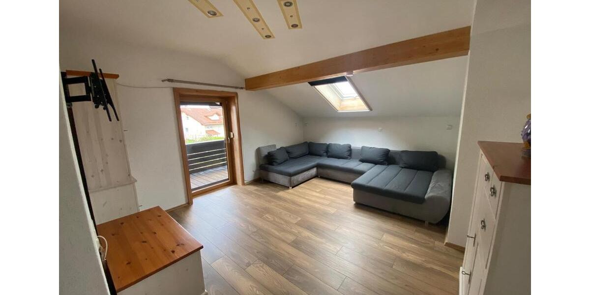 Dachgeschoßwohnung Arnbruck - 5 Zimmer, 111 m&sup2;, 800&euro; | Angebot:26261869
