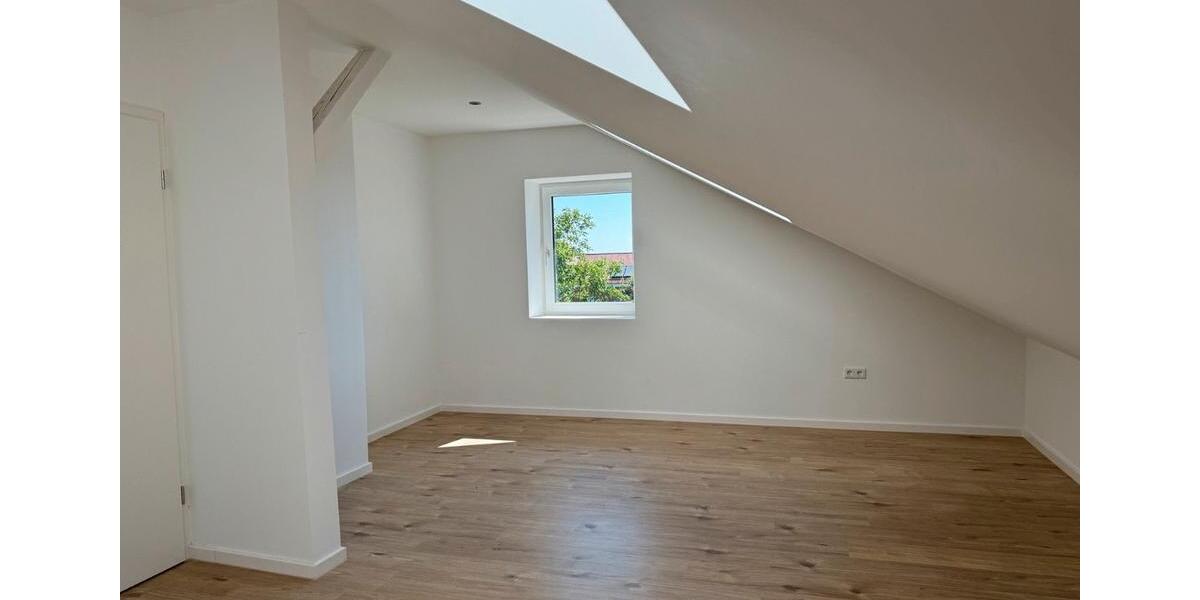 Dachgeschoßwohnung Großmehring - 3 Zimmer, 85 m&sup2;, 900&euro; | Angebot:24827231