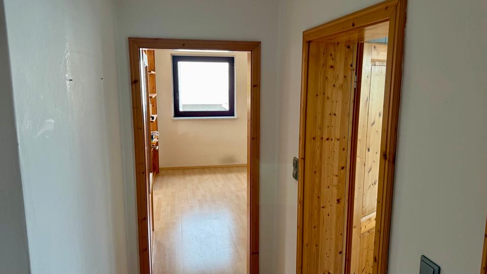 Dachgeschoßwohnung Bad Zwesten - 2.5 Zimmer, 80 m&sup2;, 540&euro; | Angebot:26004096