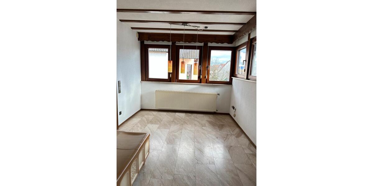 Etagenwohnung Steinmauern - 5 Zimmer, 150 m&sup2;, 1.200&euro; | Angebot:24976105