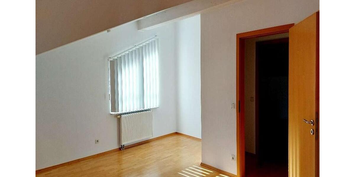 Einfamilienhaus Eislingen (Fils) - 5.5 Zimmer, 166 m&sup2;, 2.100&euro; | Angebot:26438109