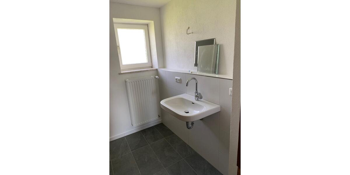 Dachgeschoßwohnung Lengenwang - 2 Zimmer, 90 m&sup2;, 810&euro; | Angebot:25868429