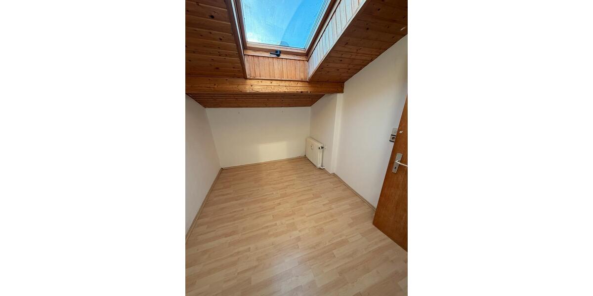 Dachgeschoßwohnung Northeim - 2.5 Zimmer, 75 m&sup2;, 700&euro; | Angebot:26632979