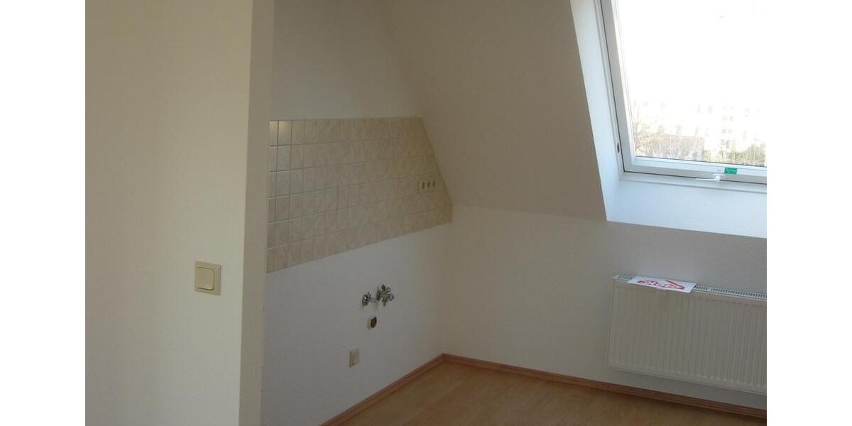 Dachgeschoßwohnung Oschersleben (Bode) - 2 Zimmer, 50 m&sup2;, 328&euro; | Angebot:26556575