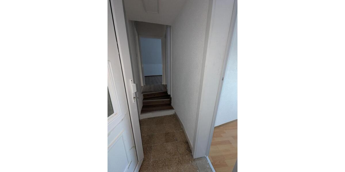 Dachgeschoßwohnung Schwaigern - 3 Zimmer, 90 m&sup2;, 690&euro; | Angebot:25510466