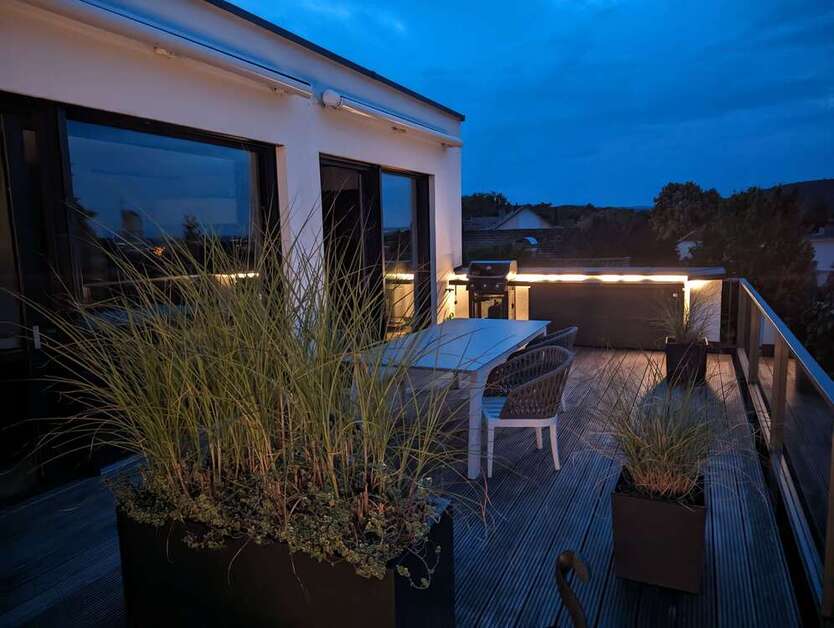 Wohnung zum Mieten in Hofheim 2.990 € 179 m² 3 zimmer