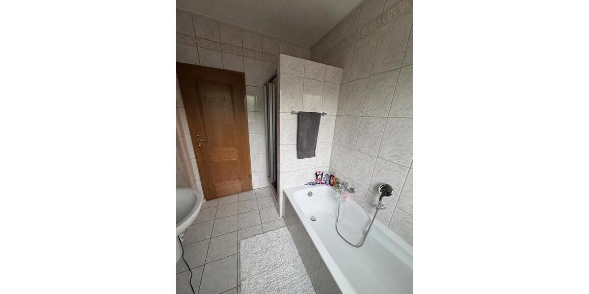 Etagenwohnung Lebach - 3 Zimmer, 85 m&sup2;, 890&euro; | Angebot:26563341