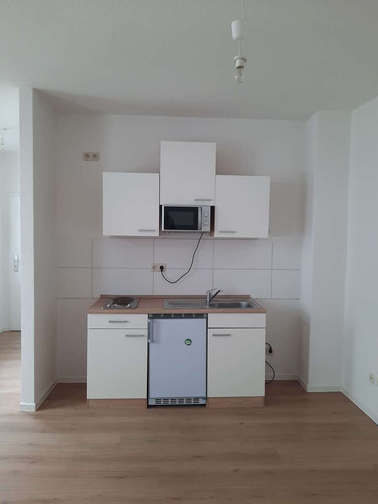kleine 1 Zimmer-Wohnung in ruhiger Lagen *mit Küche*