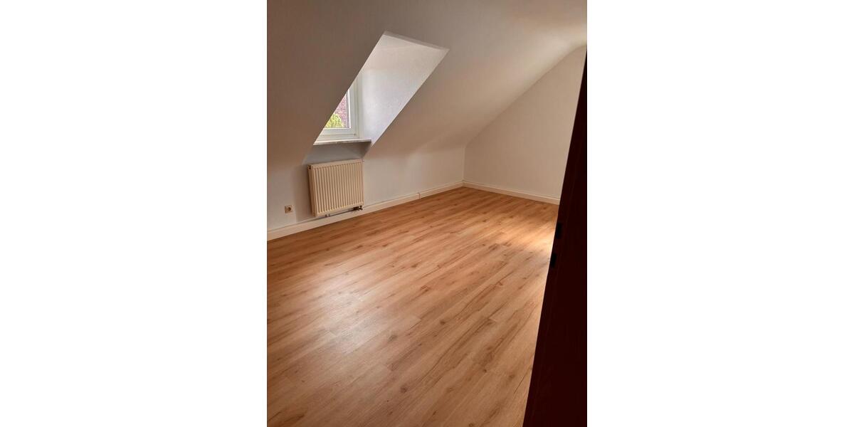 Dachgeschoßwohnung Stuttgart Vaihingen - 3 Zimmer, 47 m&sup2;, 1.000&euro; | Angebot:26699916