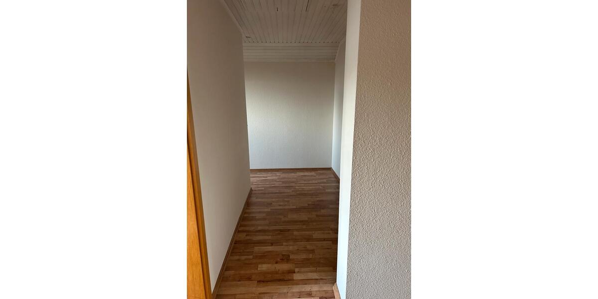 Dachgeschoßwohnung Garbsen - 4 Zimmer, 105 m&sup2;, 1.400&euro; | Angebot:26619839