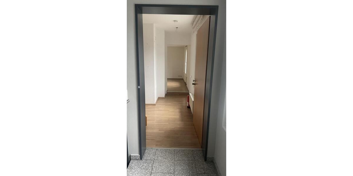 Etagenwohnung Lohmar - 2 Zimmer, 82 m&sup2;, 830&euro; | Angebot:26633961