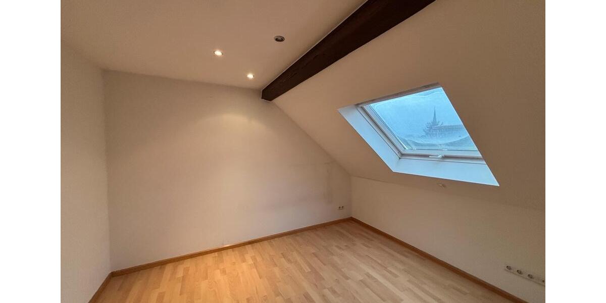 Dachgeschoßwohnung Homburg - 2 Zimmer, 75 m&sup2;, 680&euro; | Angebot:26393244