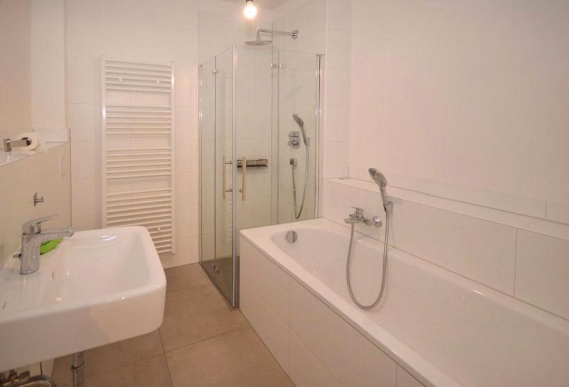 Moderne Maisonette Wohnung mit Garten und Dachterrasse 4 zimmer