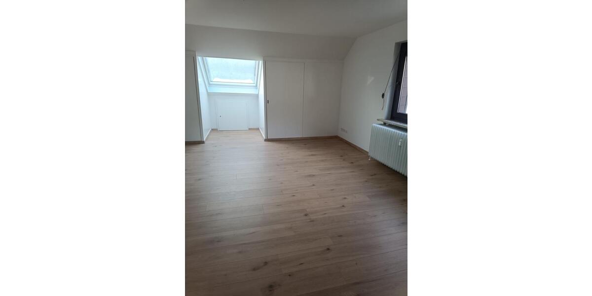 Dachgeschoßwohnung Heidenrod - 3 Zimmer, 90 m&sup2;, 700&euro; | Angebot:26537437
