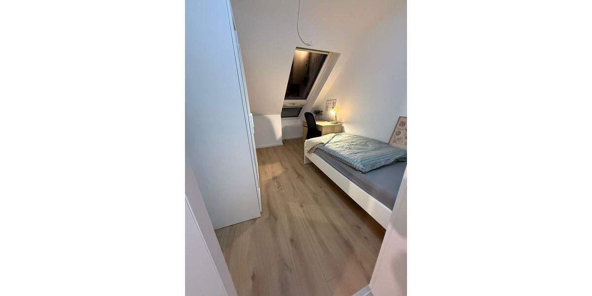 Etagenwohnung Erlangen Sieglitzhof - 4 Zimmer, 15 m&sup2;, 390&euro; | Angebot:25098048