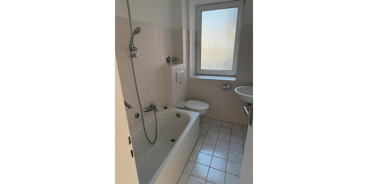 Erdgeschoßwohnung Wilhelmshaven - 4 Zimmer, 75 m&sup2;, 490&euro; | Angebot:25394090