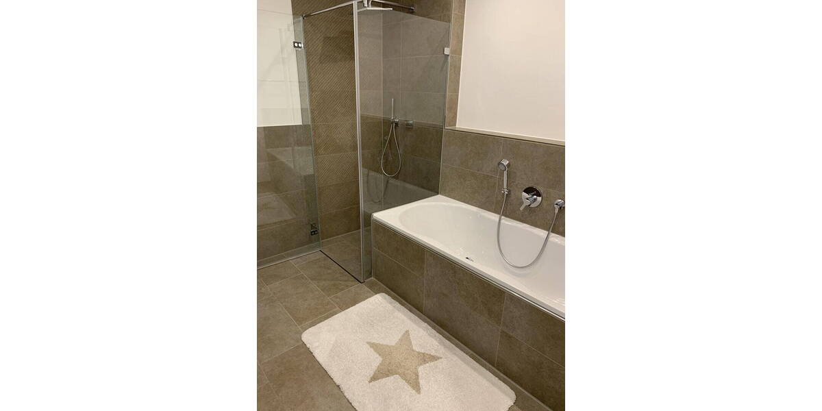 Etagenwohnung Nürnberg Gleißbühl - 3 Zimmer, 87 m&sup2;, 1.550&euro; | Angebot:26156011