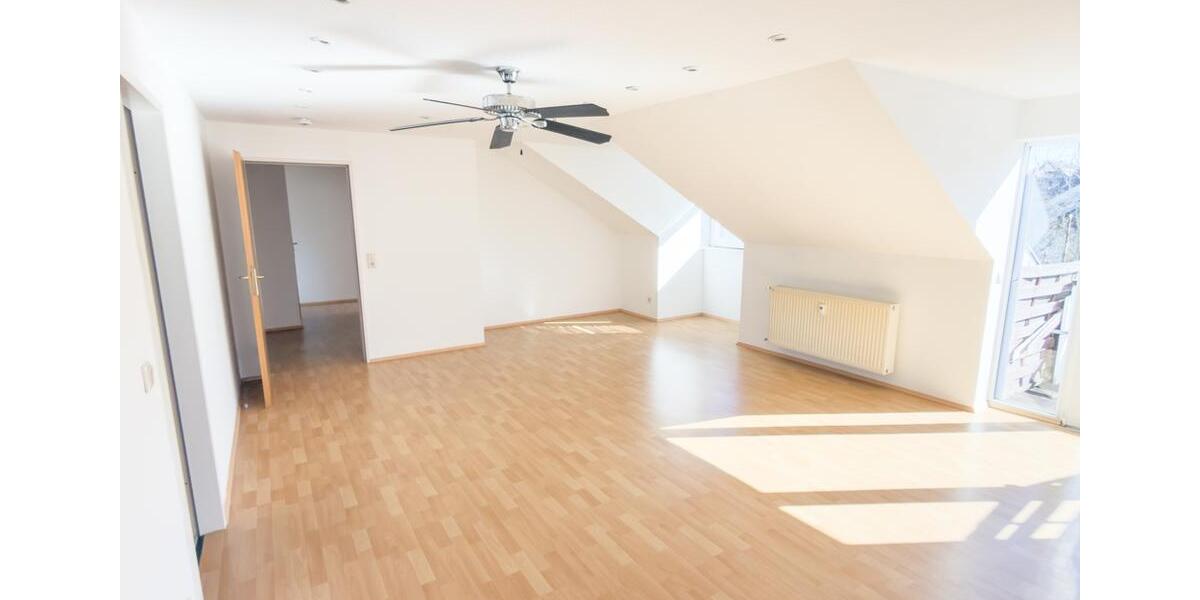 Dachgeschoßwohnung Coburg - 2 Zimmer, 68 m&sup2;, 540&euro; | Angebot:26094589