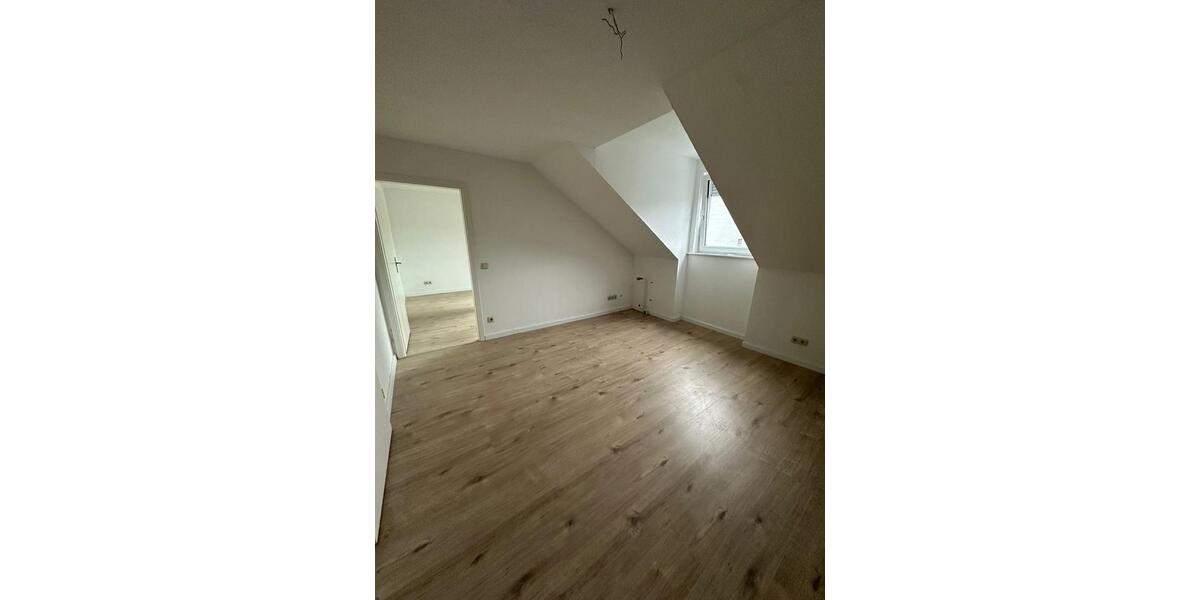 Dachgeschoßwohnung Saarbrücken West - 2 Zimmer, 45 m&sup2;, 540&euro; | Angebot:25221721