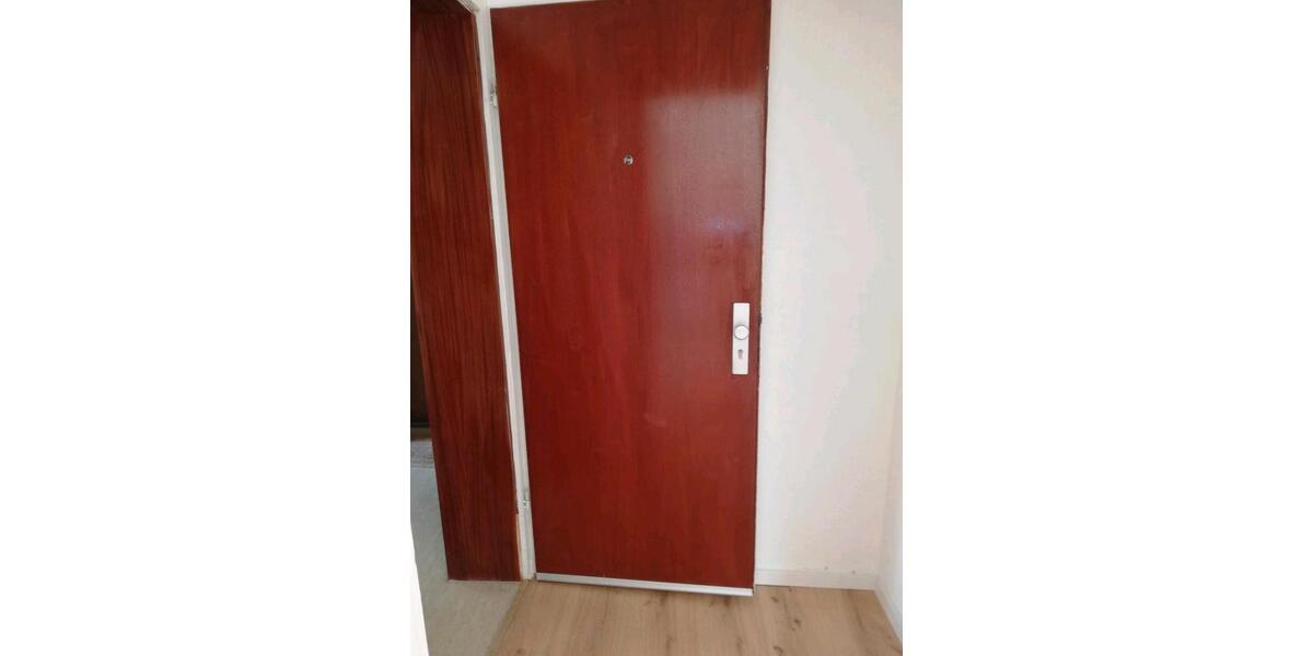 Etagenwohnung Saarbrücken St. Arnual - 1 Zimmer, 25 m&sup2;, 390&euro; | Angebot:26253230