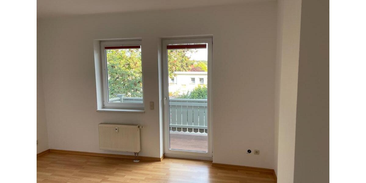 Dachgeschoßwohnung Altenburg - 2 Zimmer, 67 m&sup2;, 390&euro; | Angebot:23247617