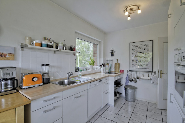 lichtdurchflutete Drei-Zimmer-Wohnung in Pinneberg 3 zimmer