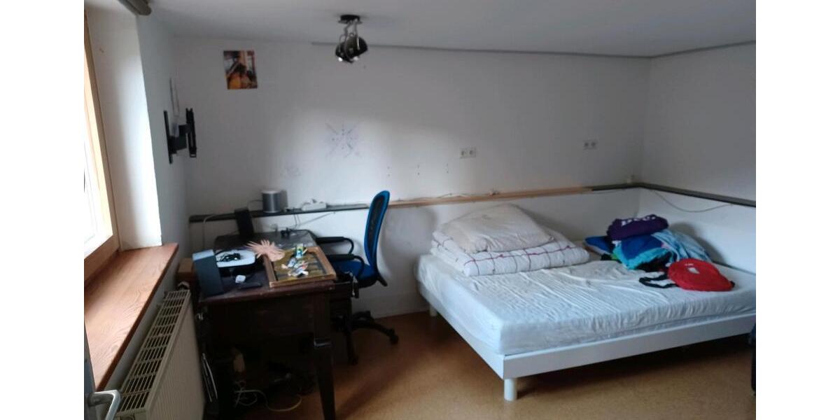 Bauernhaus, Landhaus Wilhelmsdorf - 7 Zimmer, 130 m&sup2;, 2.000&euro; | Angebot:25845678