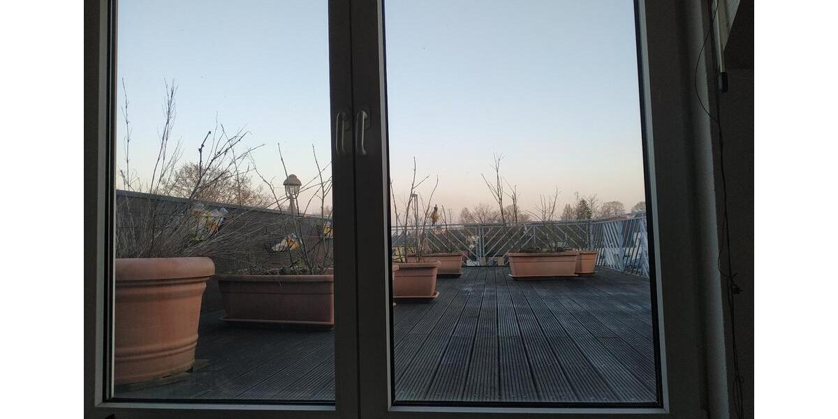 Attraktive 2,5-Zi-DG-Maisonette-Wohnung m. 40qm Dachterrasse, EBK zimmer