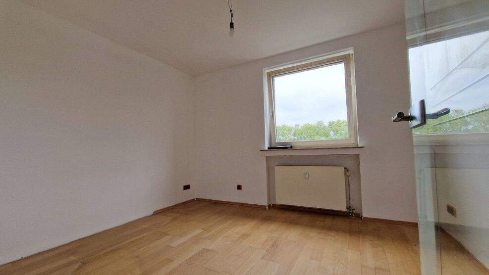 Komfortables Wohnen: Balkon, Tiefgarage, Pool & Sauna in Duisburg 3 zimmer