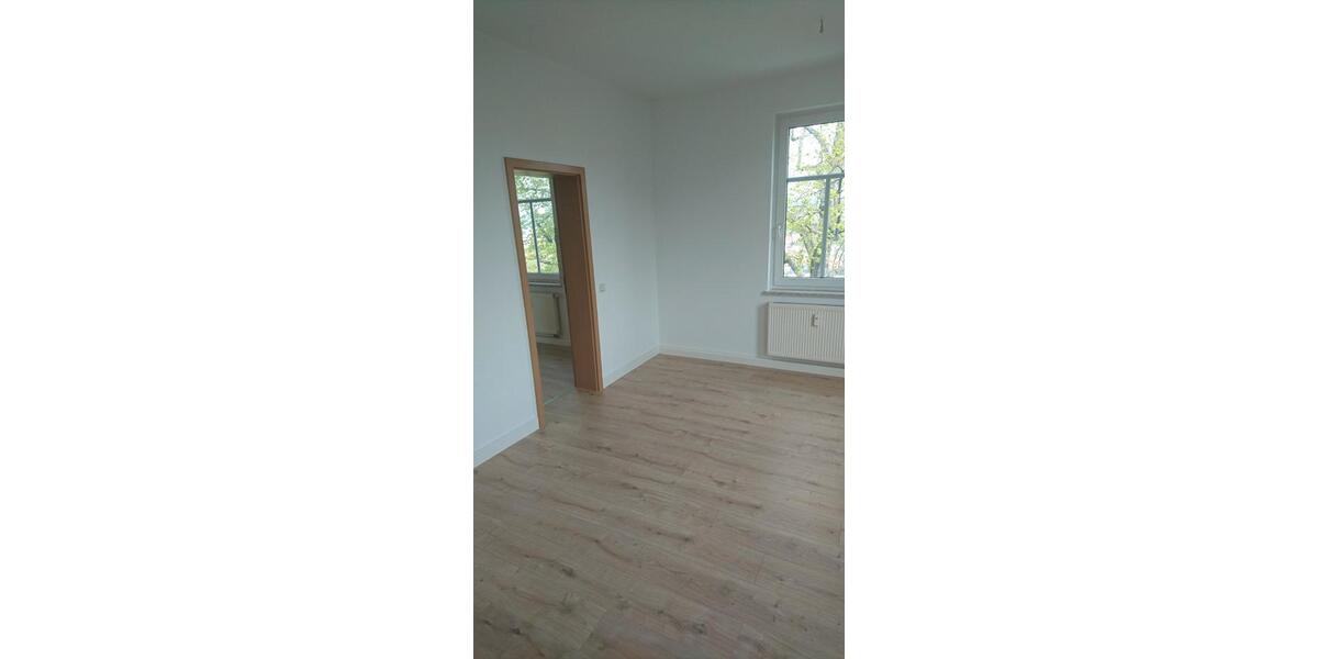 Etagenwohnung Pößneck - 4 Zimmer, 70 m&sup2;, 415&euro; | Angebot:26476635