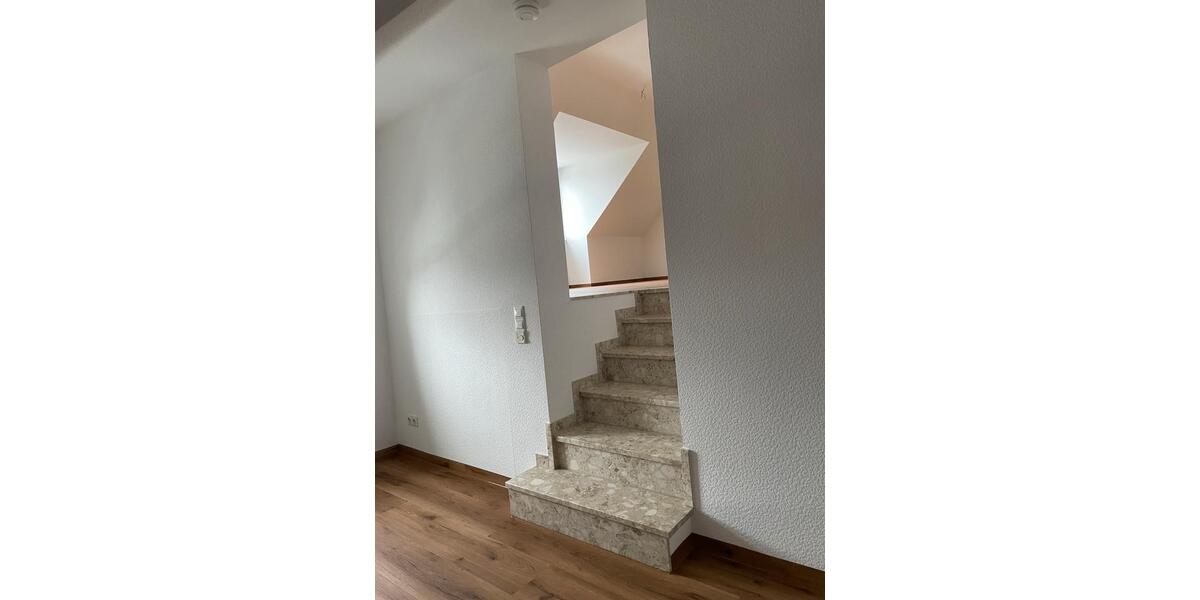 Dachgeschoßwohnung Suhl Aue 1 - 2.5 Zimmer, 75 m&sup2;, 593&euro; | Angebot:26004792