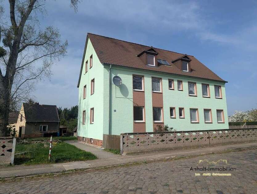 Wohnung zum Mieten in Greppin 330 € 50.78 m²